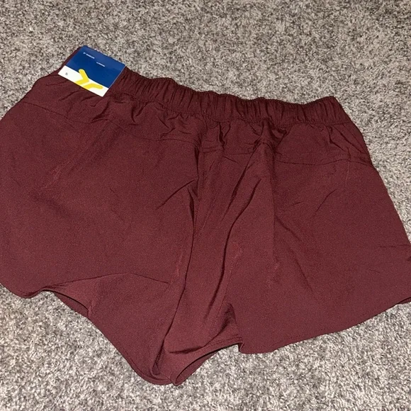 NWT Old Navy Active Shorts Red- Small - Picture 4 of 5